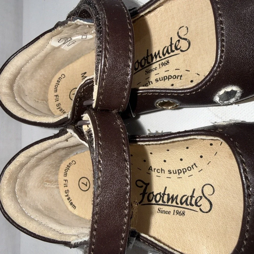 FootMates brown leather